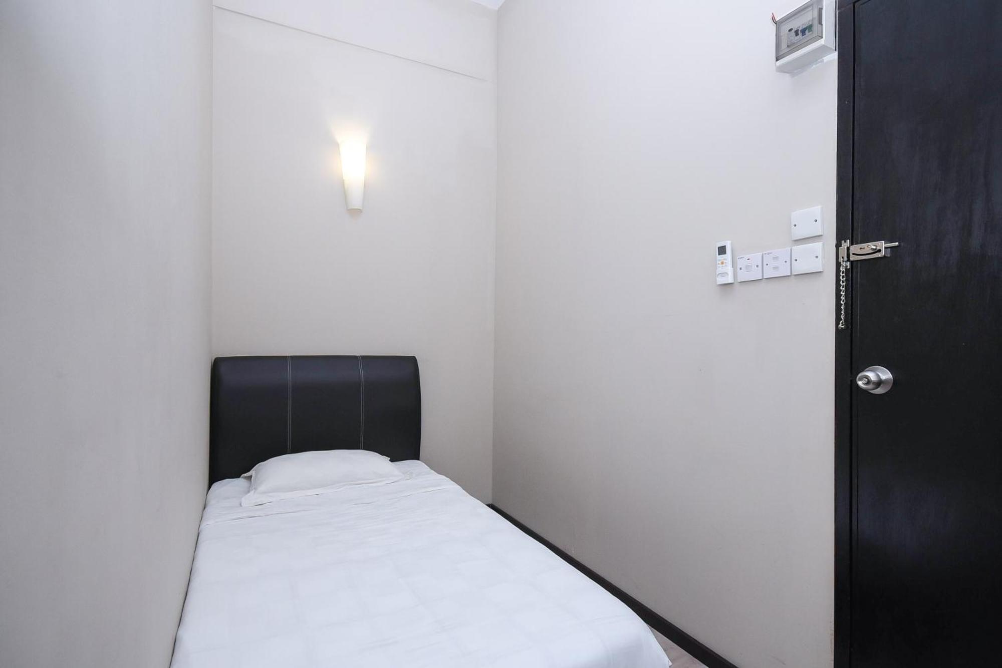 Spot On 89838 Lm Residence Miri Exterior photo