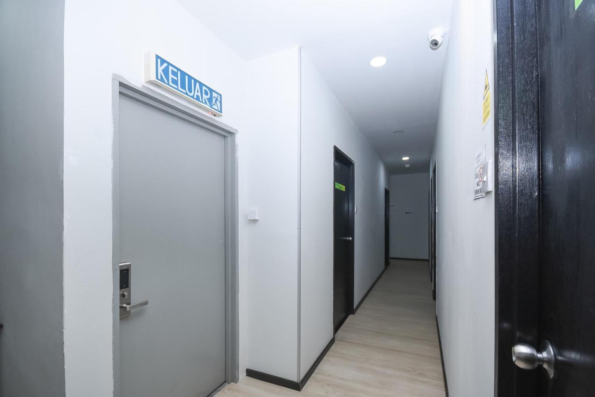 Spot On 89838 Lm Residence Miri Exterior photo