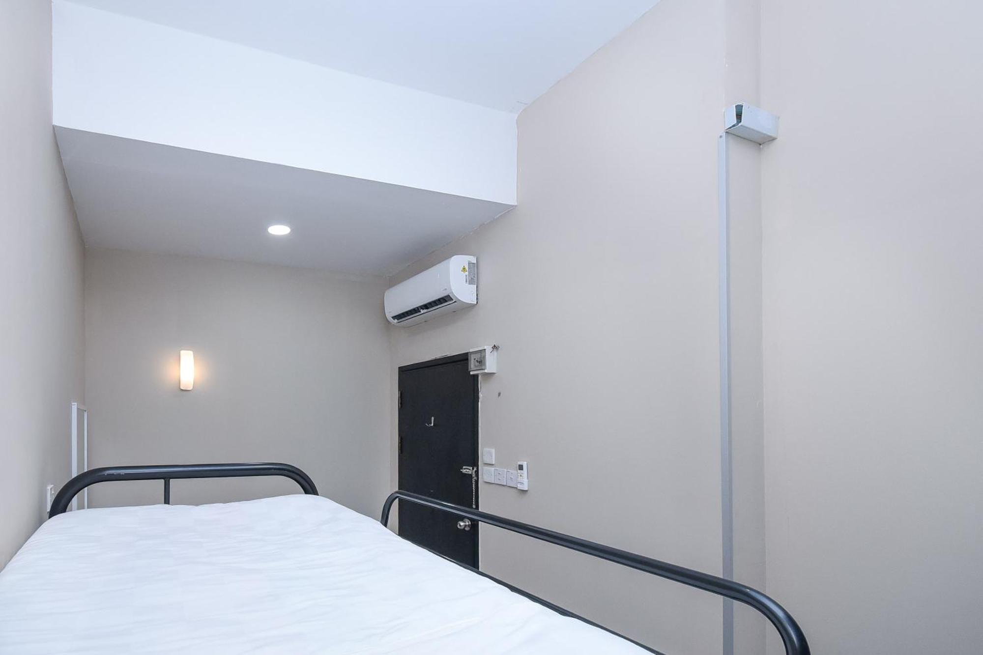 Spot On 89838 Lm Residence Miri Exterior photo
